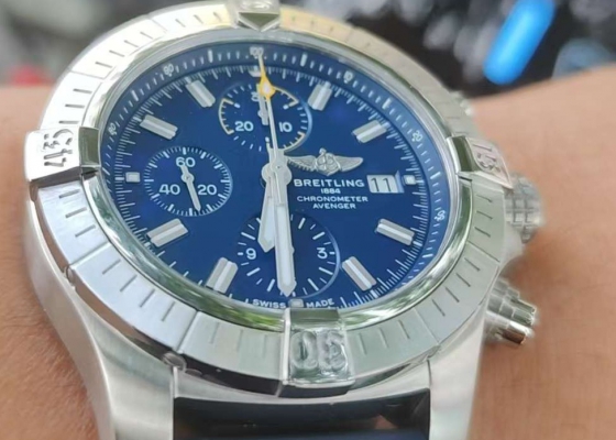 2025年的第七只表  百年灵抓住最后的翅膀