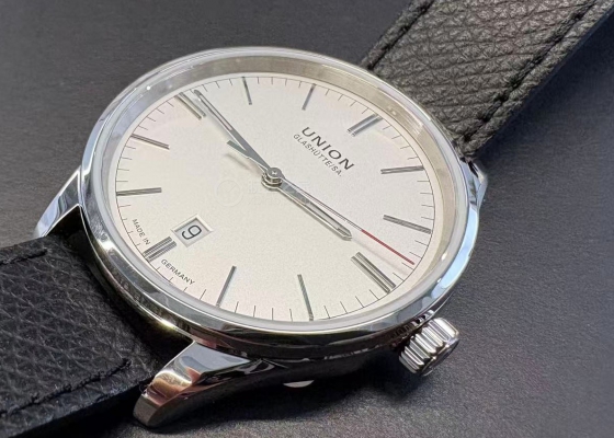 最有性价比的入门级德表？宇联 维罗 41毫米 日历