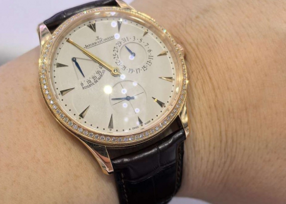 玫瑰金与钻石的优雅共舞  积家超薄大师137520