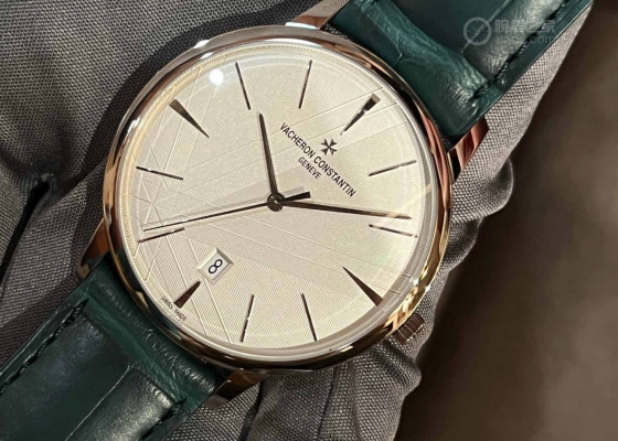 体验了一把阶级跃升  奖励自己一块江诗丹顿