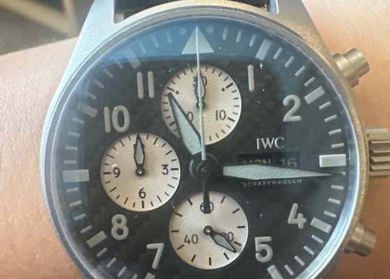 感受它低调的奢华  万国飞行员AMG特别版