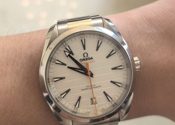 前前后后考虑小半年  最终意外入欧米茄海马150小橙针