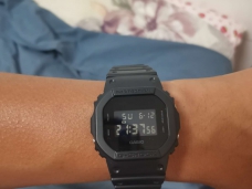 卡西欧G-SHOCK系列DW-5600BB-1