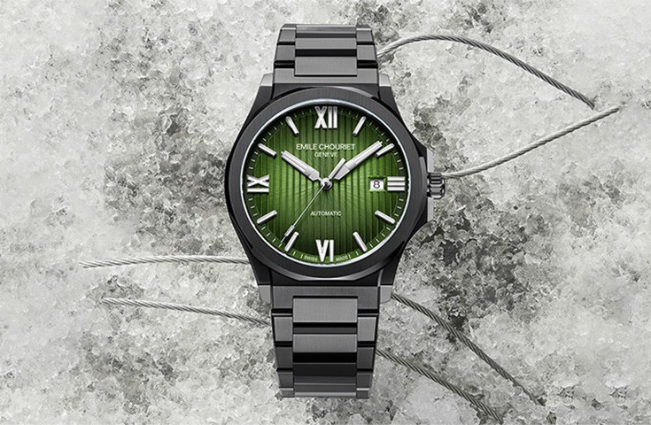 破冰而出，从容坚毅，品鉴艾米龙冰峰系列山谷绿腕表