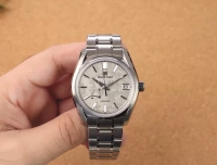 冠蓝狮的精彩“四季”